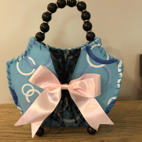 Vintage Purse Table Lamp - Picture 2 of 4